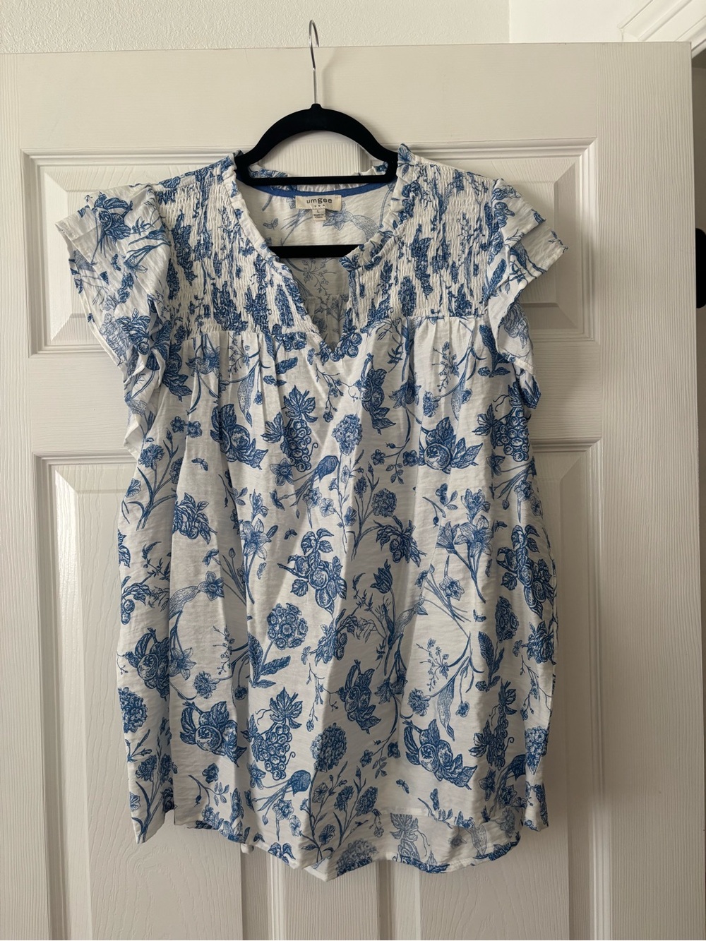 Umgee White and Blue Floral Smocked Flutter Sleeve Blouse